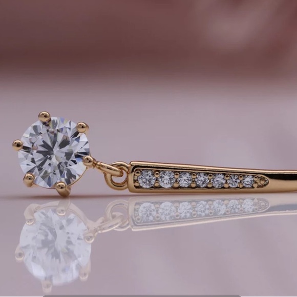 🌟 Gold Plated Drop Earrings - Picture 3 of 4